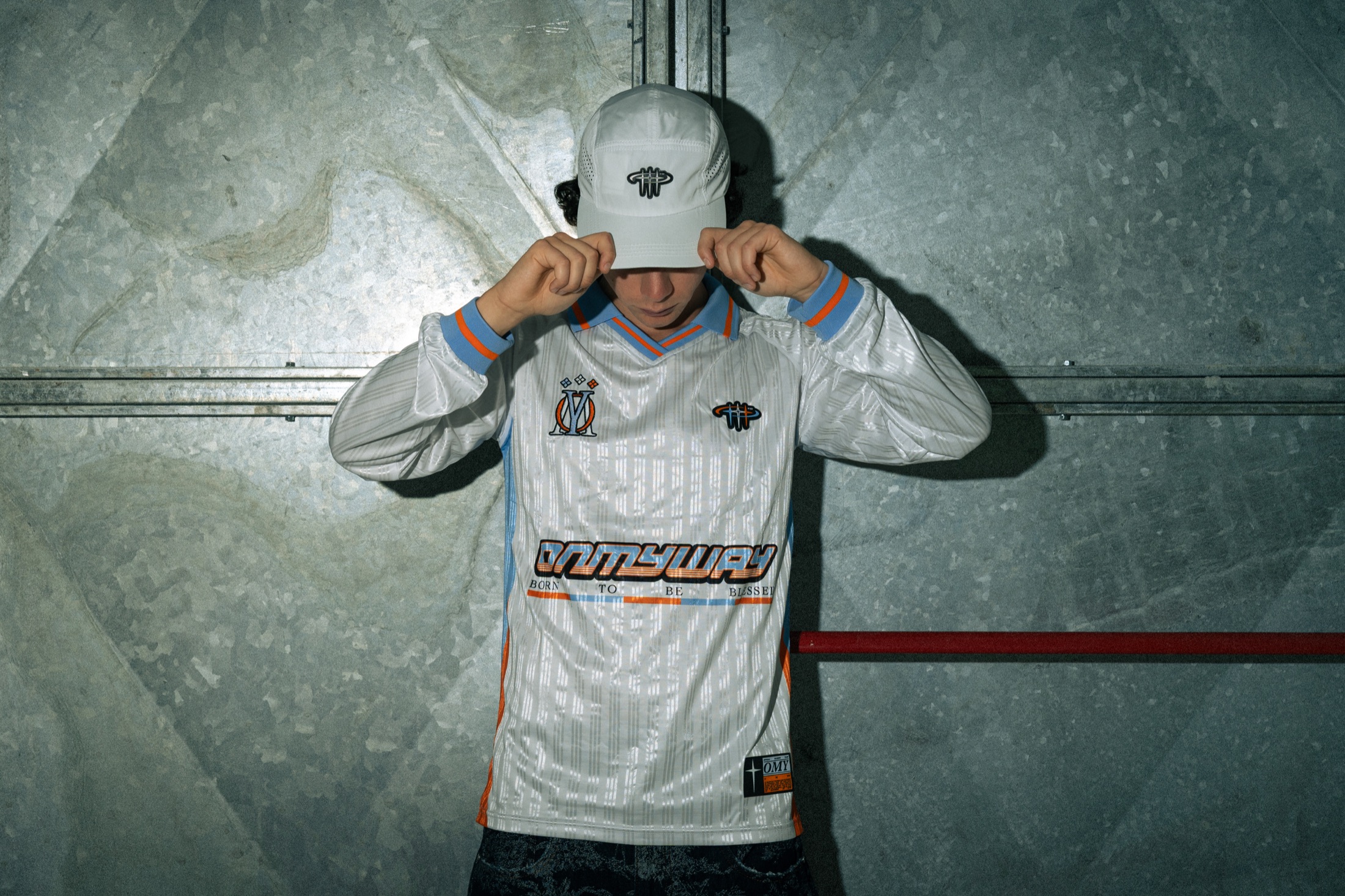 Shooting streetwear OMW in location urbana